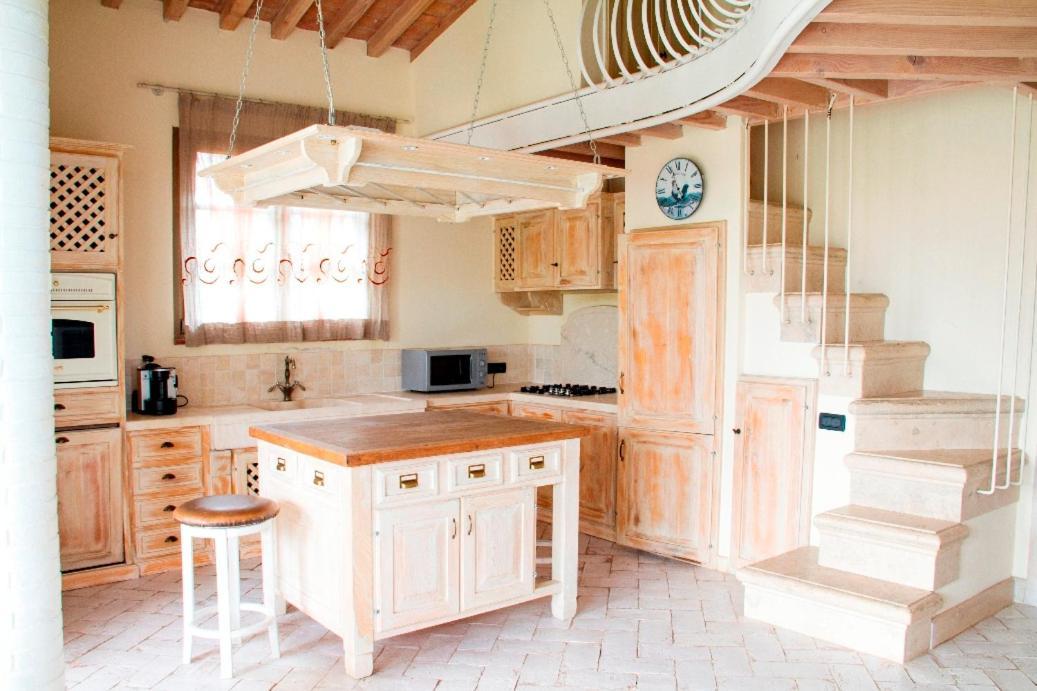 Agriturismo Gualdo Del Re スヴェレート エクステリア 写真