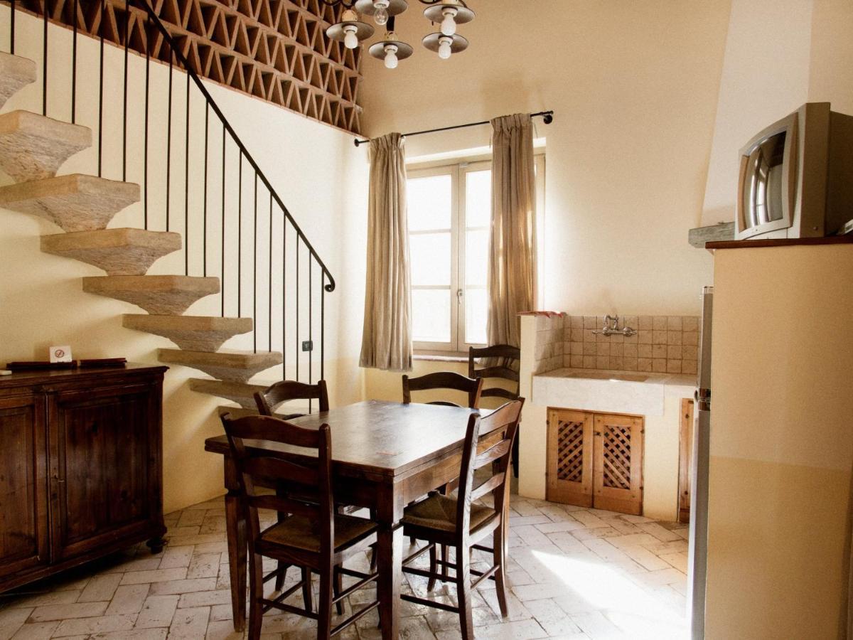 Agriturismo Gualdo Del Re スヴェレート エクステリア 写真